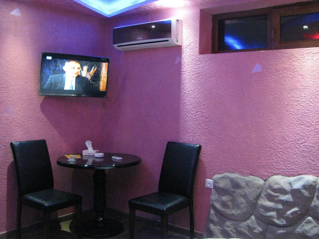 Princ Plaza Hotel Jerevan Rom bilde